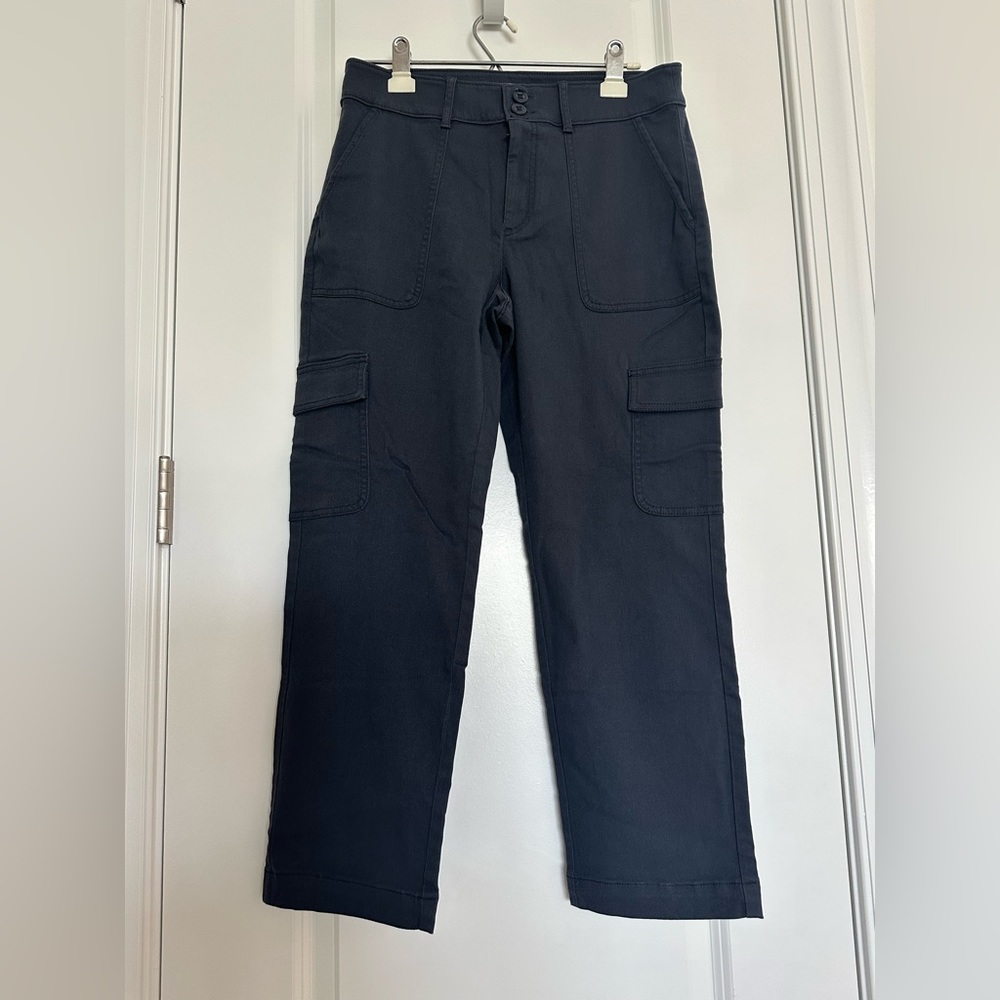 Loft Straight crop mid rise. Gray. New condition. Never worn.